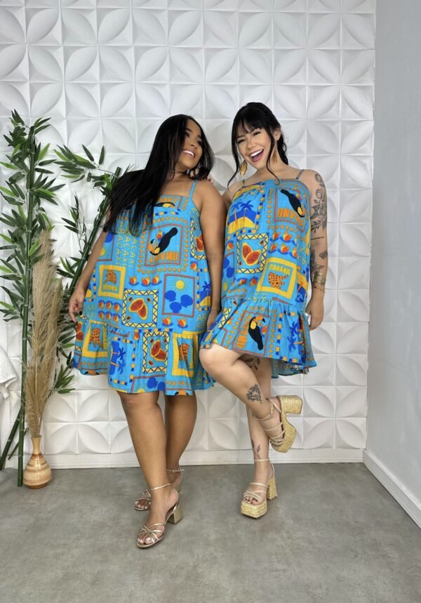 Vestido azul curto de alça plus size e slim 3