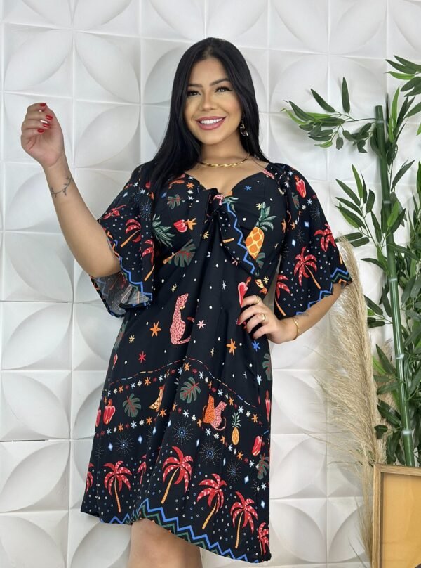 Vestido preto curto com manga slim 1
